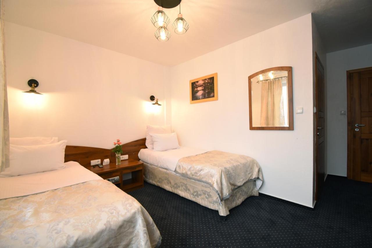 Kraina Jezior Hotel โอสโตรดา ภายนอก รูปภาพ