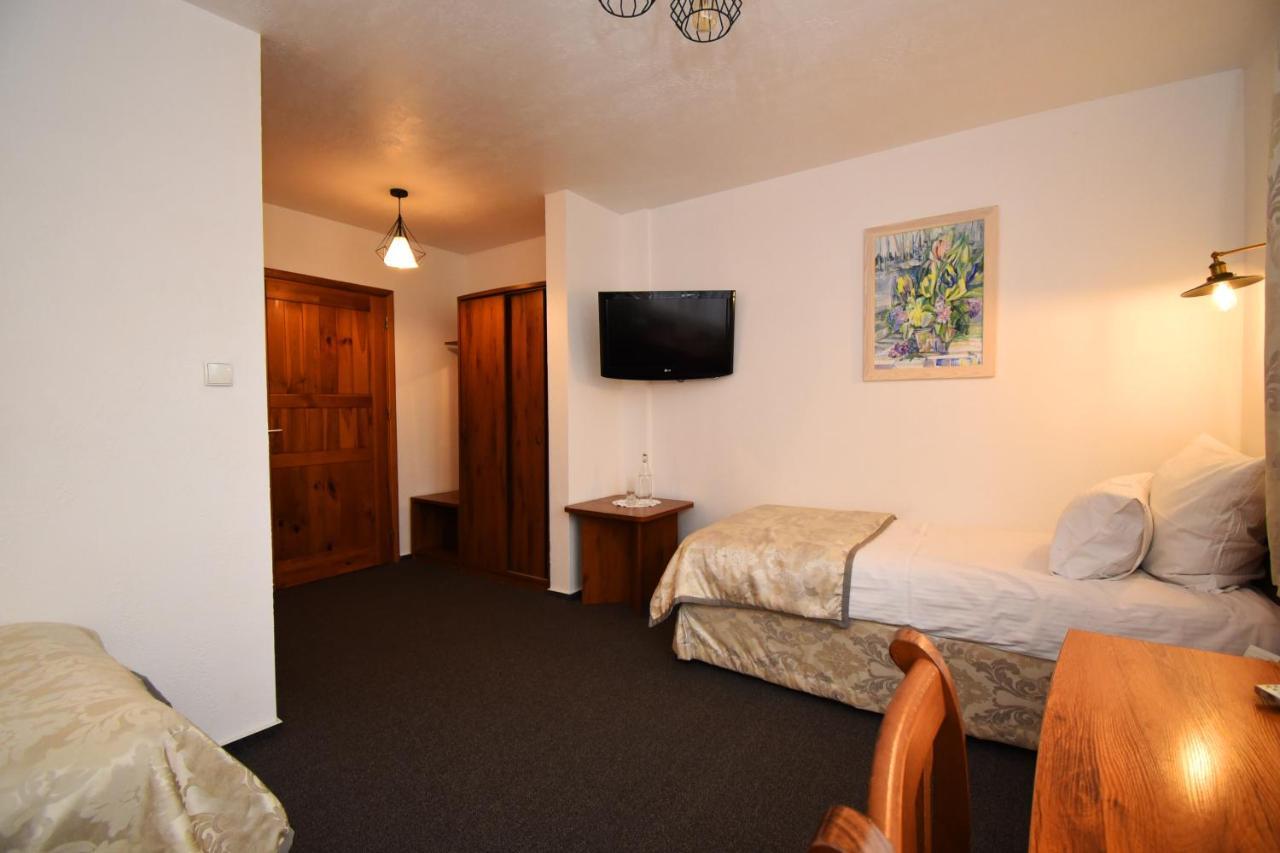 Kraina Jezior Hotel โอสโตรดา ภายนอก รูปภาพ
