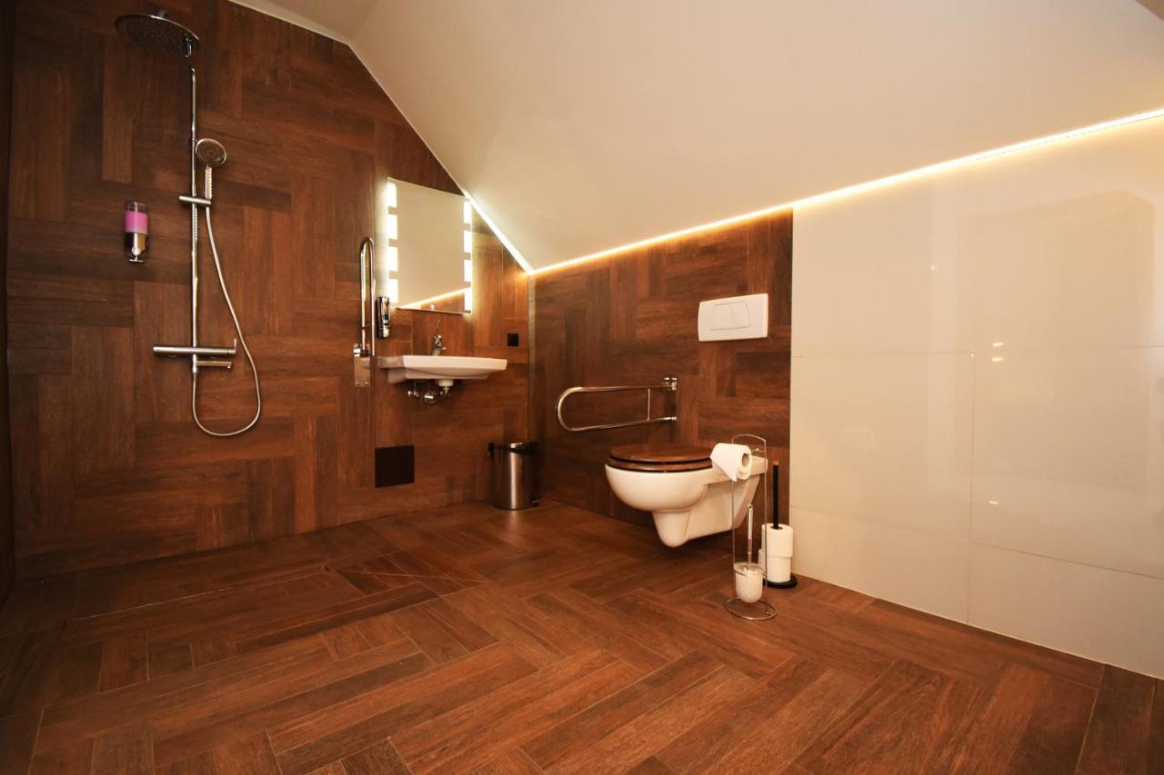 Kraina Jezior Hotel โอสโตรดา ภายนอก รูปภาพ